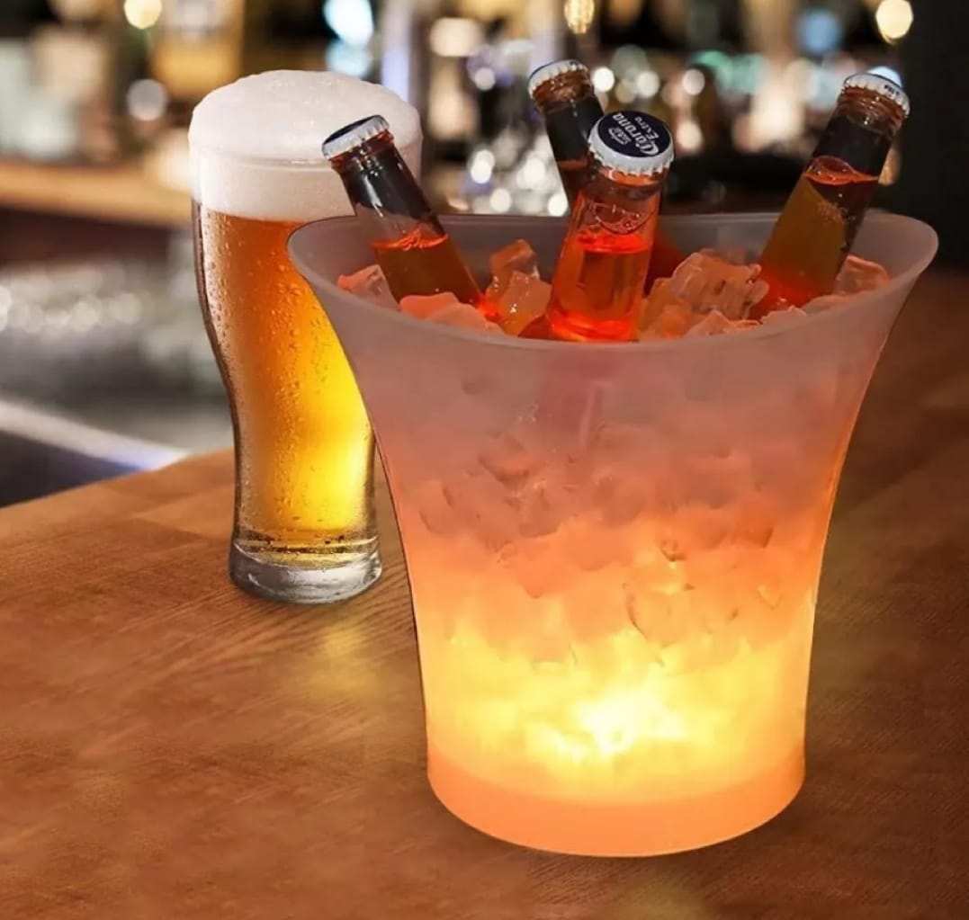Hielera Parlante con luz LED.